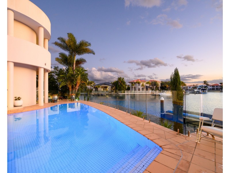 33 The Peninsula, Sovereign Islands QLD 4216