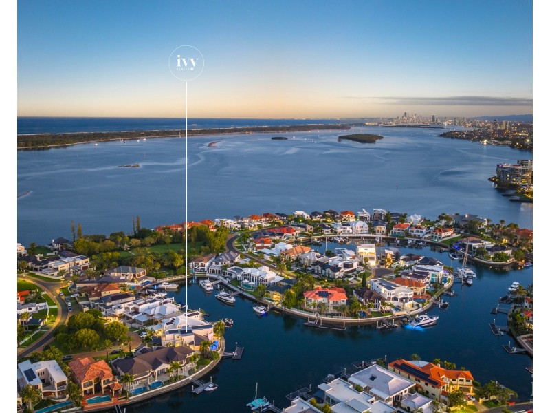 33 The Peninsula, Sovereign Islands QLD 4216