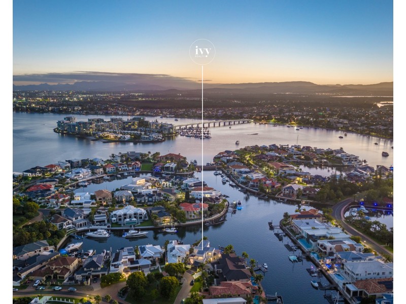 33 The Peninsula, Sovereign Islands QLD 4216