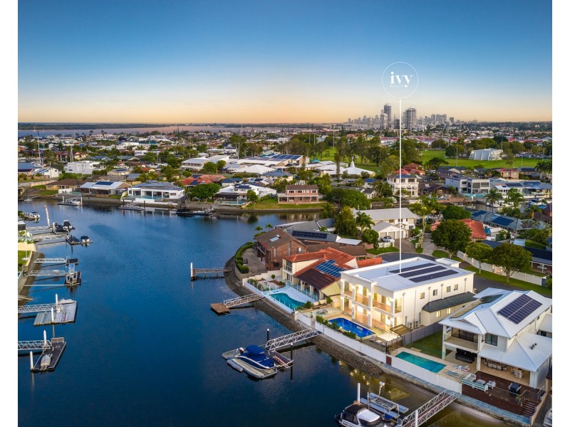 22 Erave Avenue, Runaway Bay QLD 4216