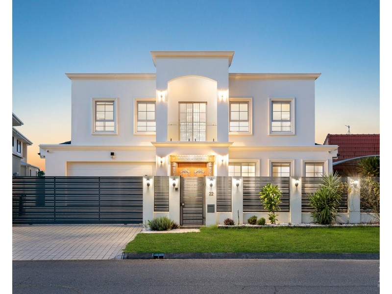 22 Erave Avenue, Runaway Bay QLD 4216