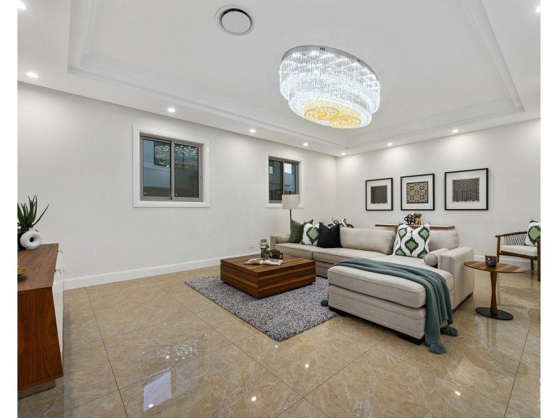 22 Erave Avenue, Runaway Bay QLD 4216