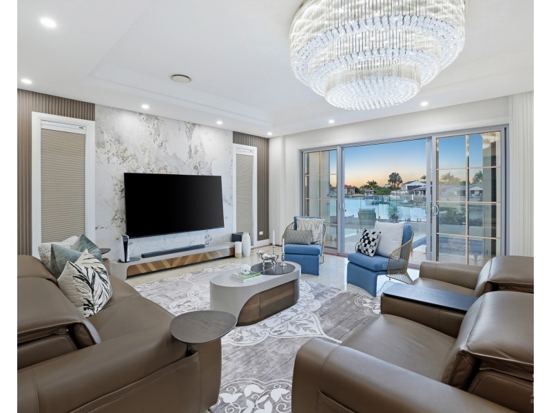 22 Erave Avenue, Runaway Bay QLD 4216