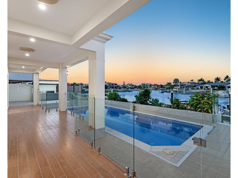 22 Erave Avenue, Runaway Bay QLD 4216