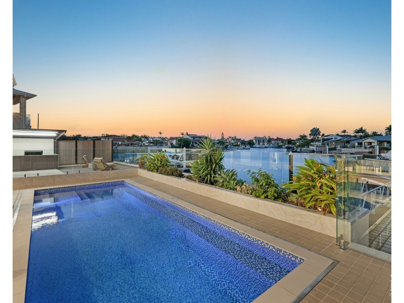 22 Erave Avenue, Runaway Bay QLD 4216