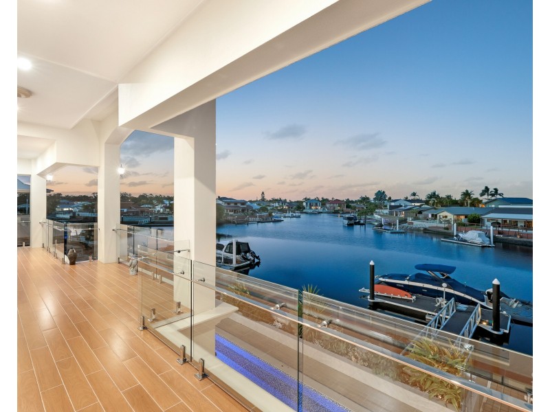 22 Erave Avenue, Runaway Bay QLD 4216