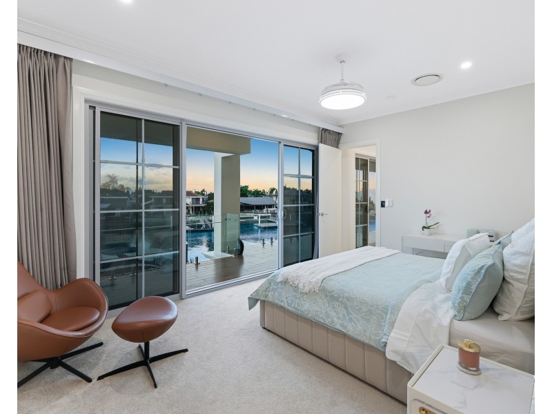 22 Erave Avenue, Runaway Bay QLD 4216