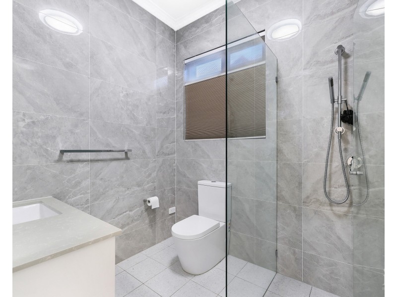 22 Erave Avenue, Runaway Bay QLD 4216