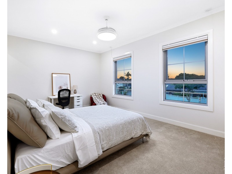 22 Erave Avenue, Runaway Bay QLD 4216