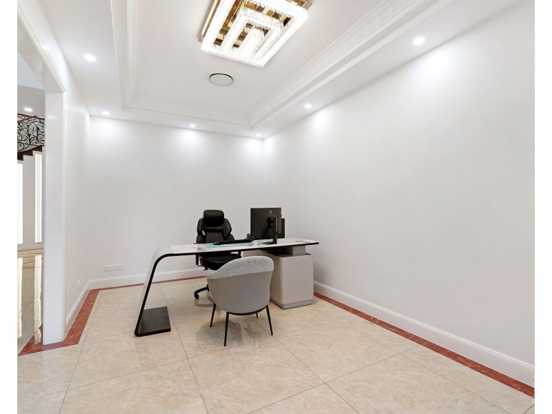 22 Erave Avenue, Runaway Bay QLD 4216