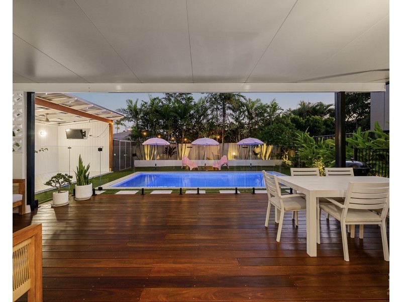 26 Scoter Avenue, Paradise Point QLD 4216