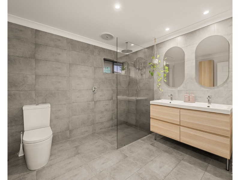 26 Scoter Avenue, Paradise Point QLD 4216