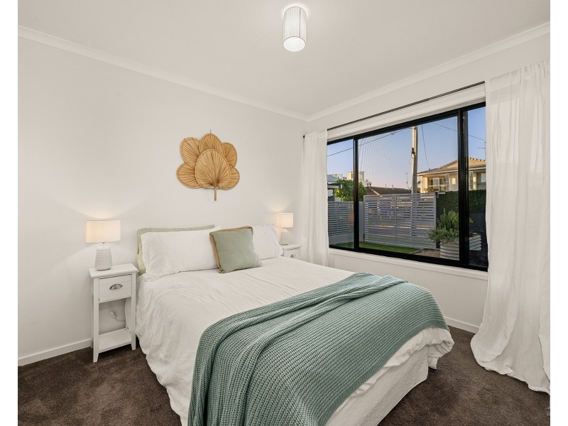 26 Scoter Avenue, Paradise Point QLD 4216