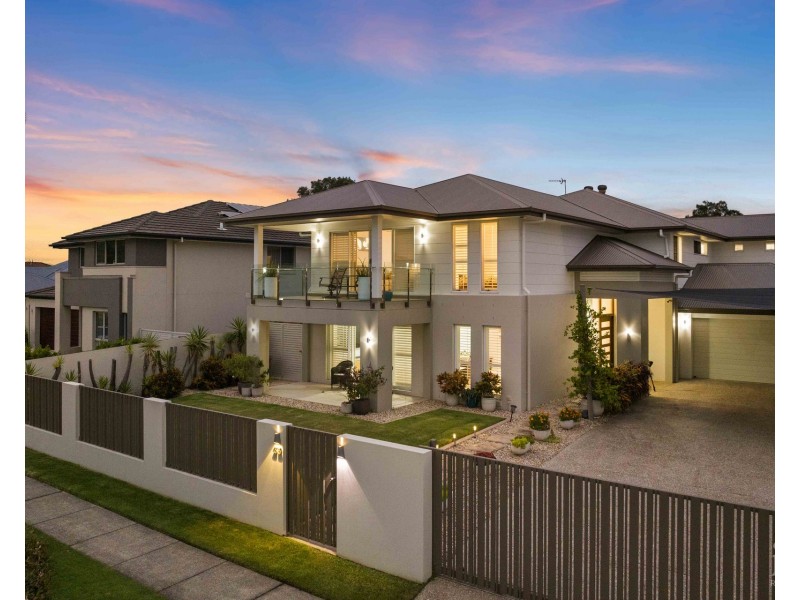 33 The Peninsula, Helensvale QLD 4212