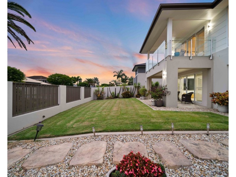 33 The Peninsula, Helensvale QLD 4212