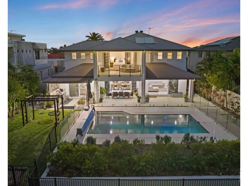 33 The Peninsula, Helensvale QLD 4212