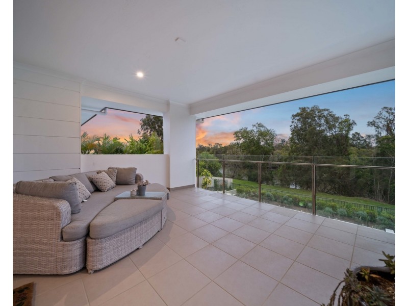 33 The Peninsula, Helensvale QLD 4212