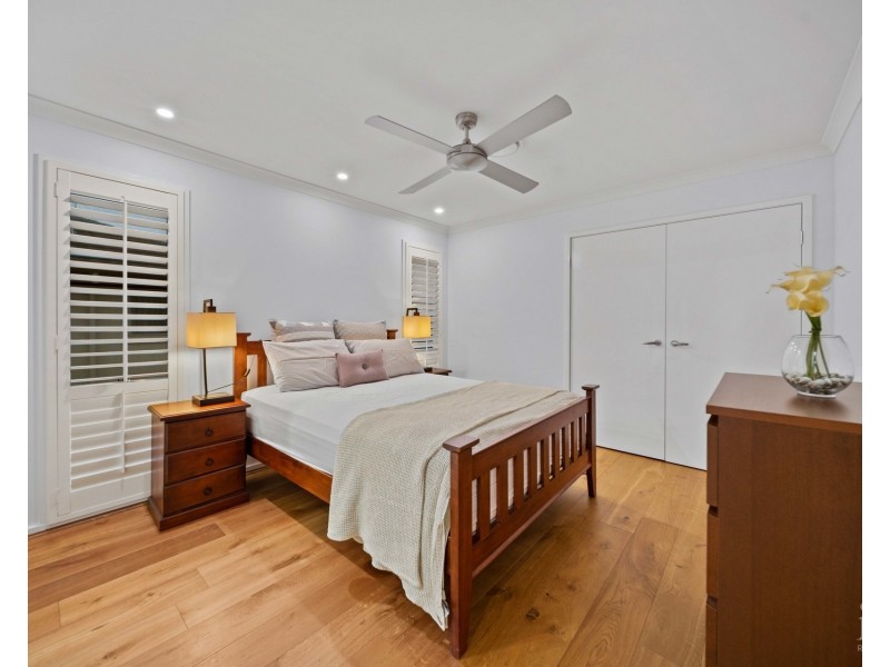 33 The Peninsula, Helensvale QLD 4212