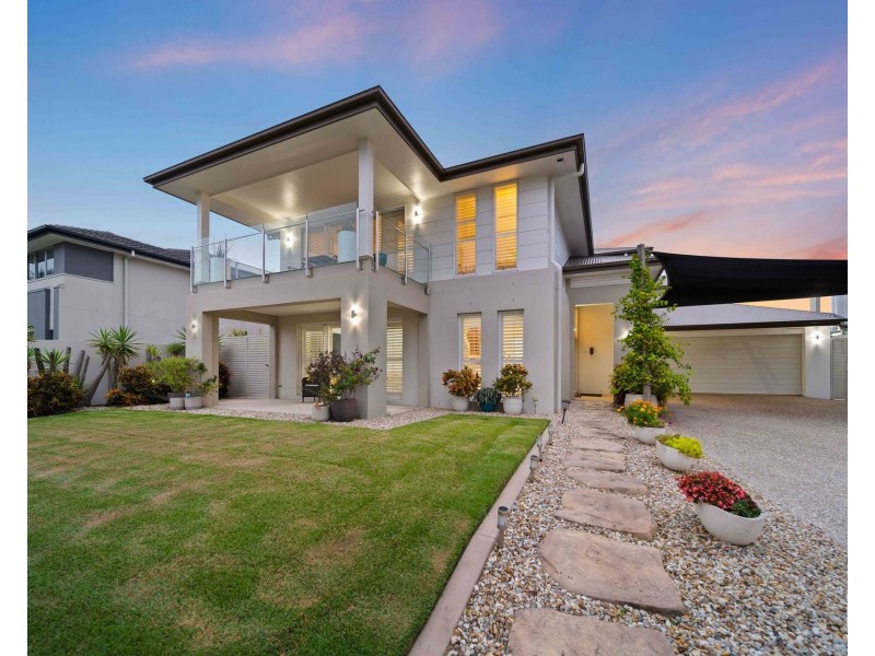 33 The Peninsula, Helensvale QLD 4212