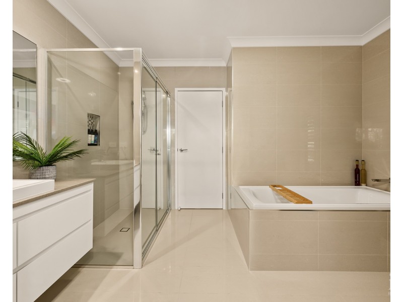 51 Serenity Boulevard, Helensvale QLD 4212