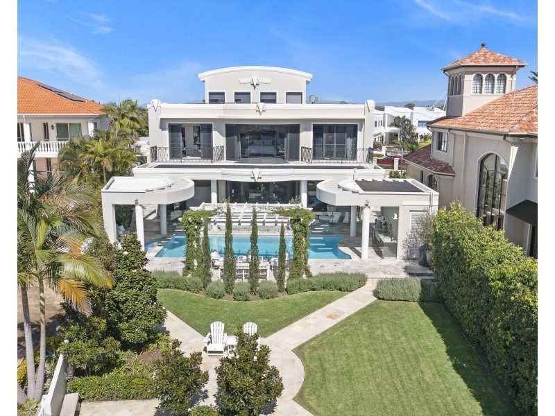 35 Brittanic Crescent, Sovereign Islands QLD 4216