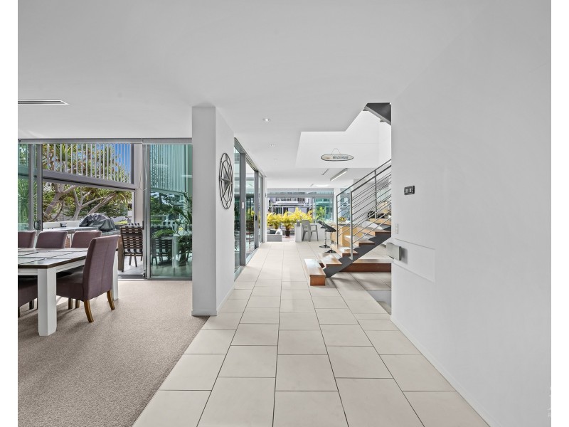 4101/2  Ephraim Island, Paradise Point QLD 4216