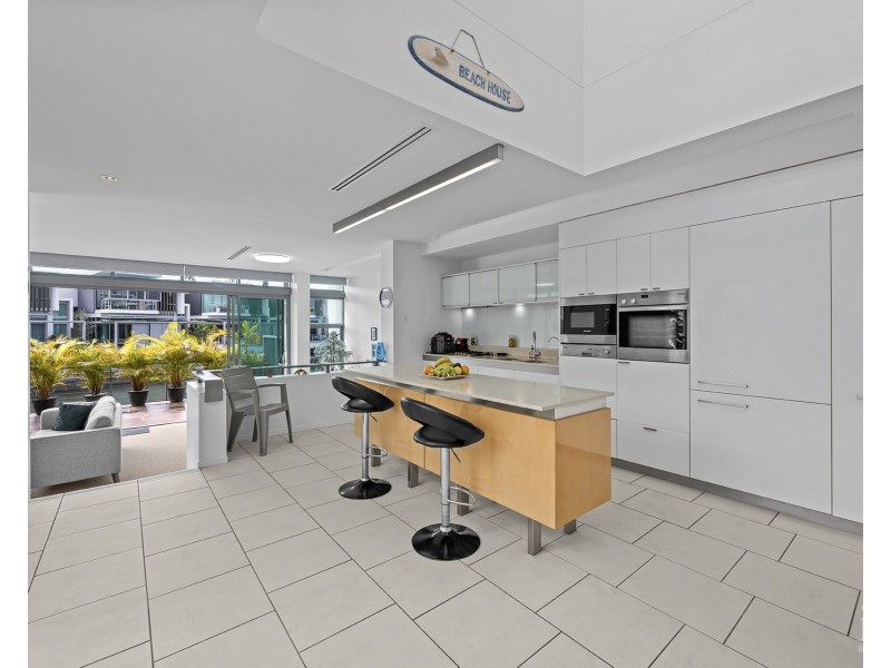 4101/2  Ephraim Island, Paradise Point QLD 4216