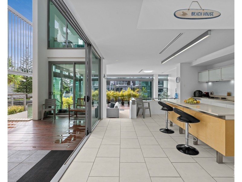 4101/2  Ephraim Island, Paradise Point QLD 4216