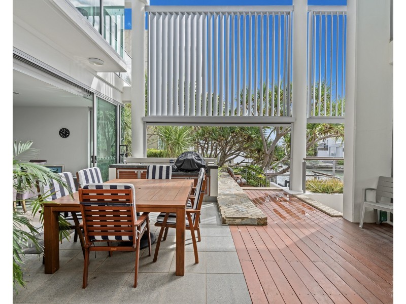 4101/2  Ephraim Island, Paradise Point QLD 4216