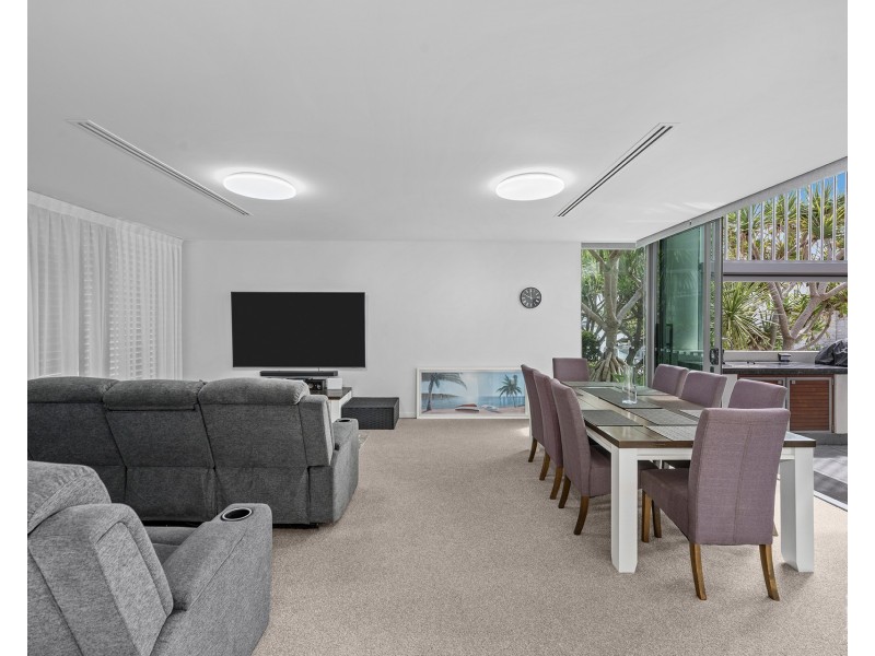 4101/2  Ephraim Island, Paradise Point QLD 4216