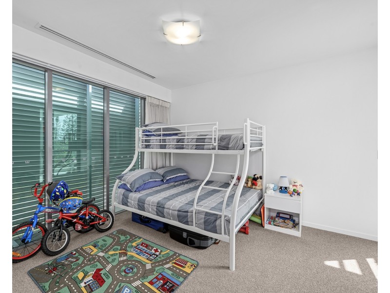 4101/2  Ephraim Island, Paradise Point QLD 4216