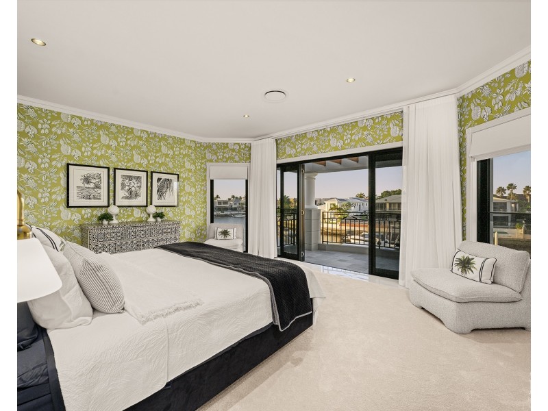 5-7 Queen Guineveres Place, Sovereign Islands QLD 4216