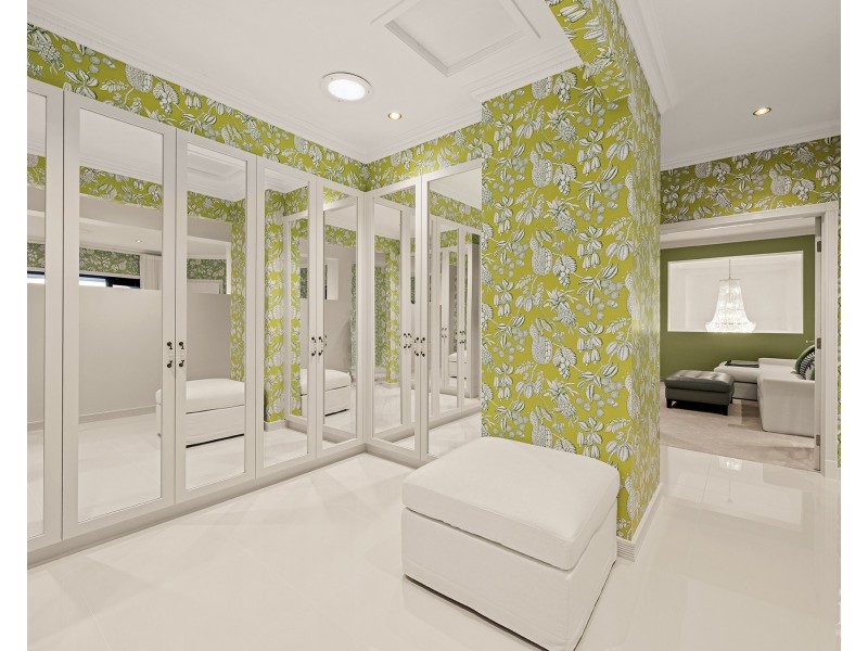 5-7 Queen Guineveres Place, Sovereign Islands QLD 4216