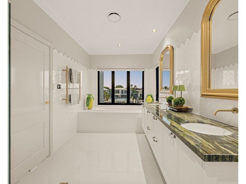 5-7 Queen Guineveres Place, Sovereign Islands QLD 4216