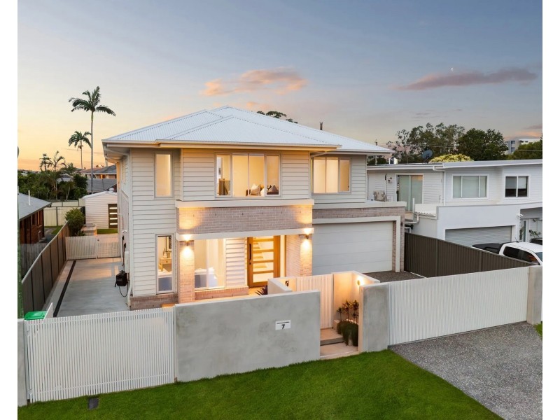 7 Bluegum Avenue, Hollywell QLD 4216