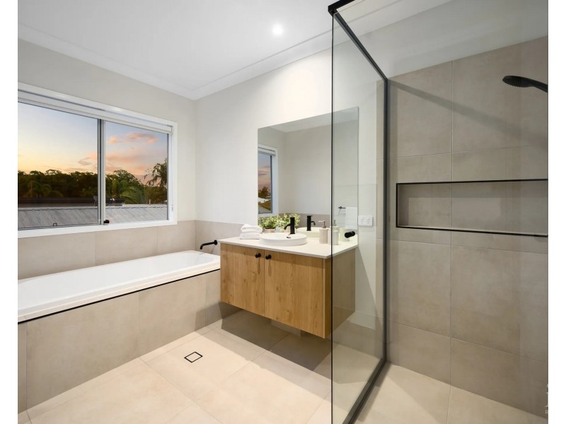 7 Bluegum Avenue, Hollywell QLD 4216