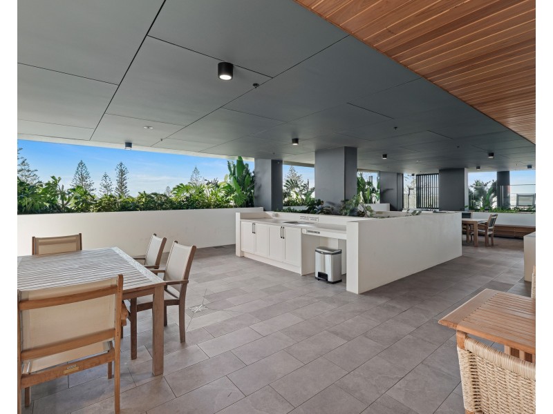 1162/7 Quarter Lane, Southport QLD 4215