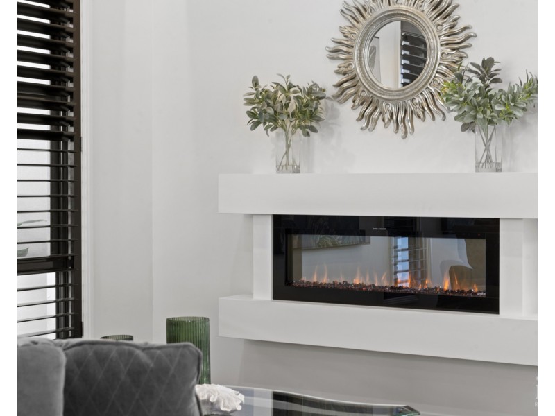 13 King James Court, Sovereign Islands QLD 4216