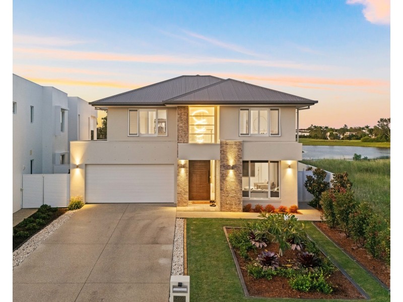 9220 Peter Senior Drive, Hope Island QLD 4212
