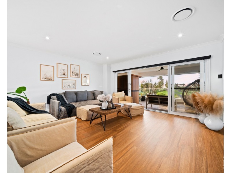 9220 Peter Senior Drive, Hope Island QLD 4212