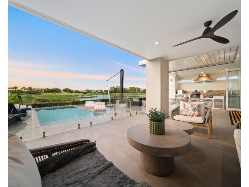 9220 Peter Senior Drive, Hope Island QLD 4212