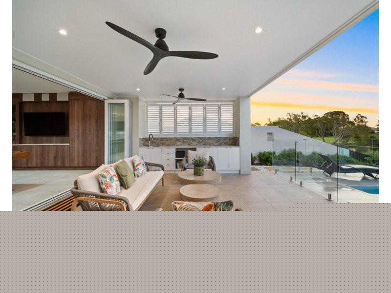 9220 Peter Senior Drive, Hope Island QLD 4212