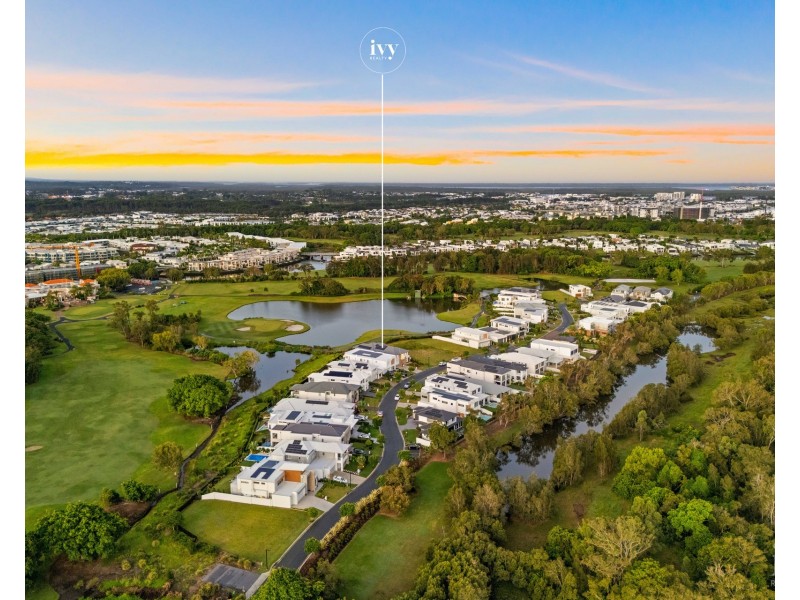 9220 Peter Senior Drive, Hope Island QLD 4212