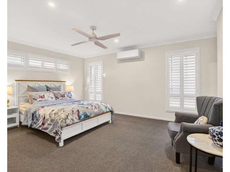 38 Forest Court, Helensvale QLD 4212