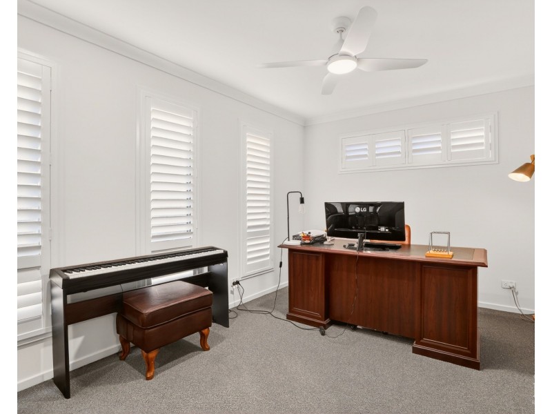 38 Forest Court, Helensvale QLD 4212