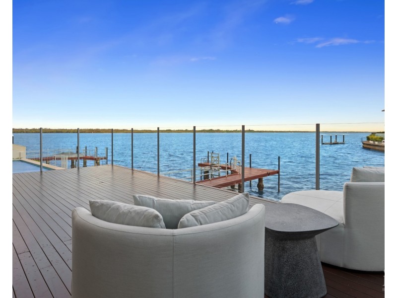 48 King Charles Drive, Sovereign Islands QLD 4216