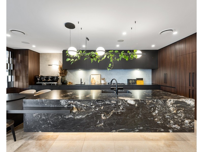 52 Royal Albert Crescent, Sovereign Islands QLD 4216