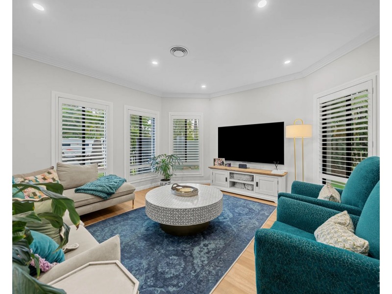 8396 Magnolia Drive East, Hope Island QLD 4212