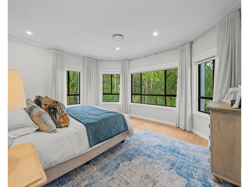 8396 Magnolia Drive East, Hope Island QLD 4212