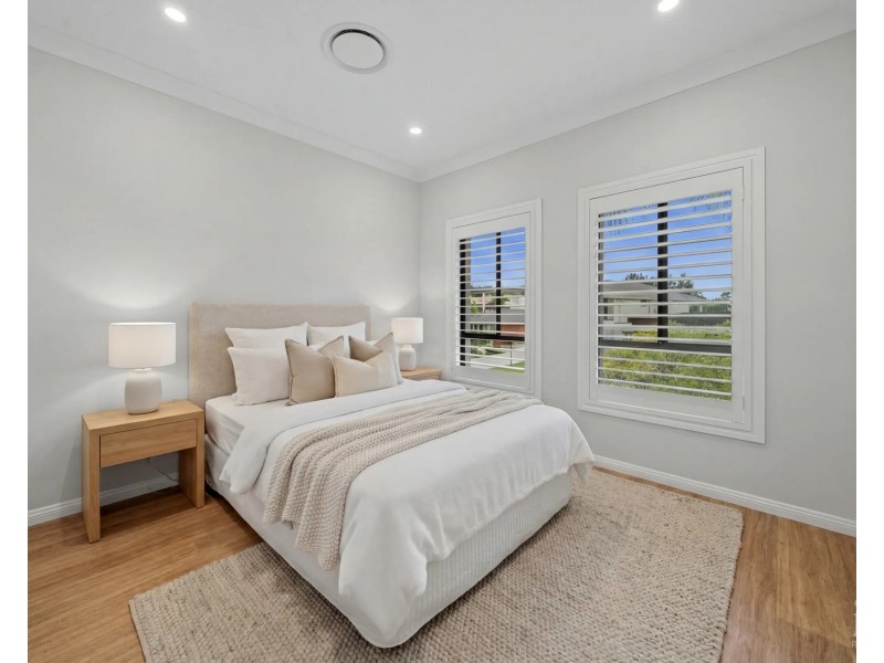 8396 Magnolia Drive East, Hope Island QLD 4212